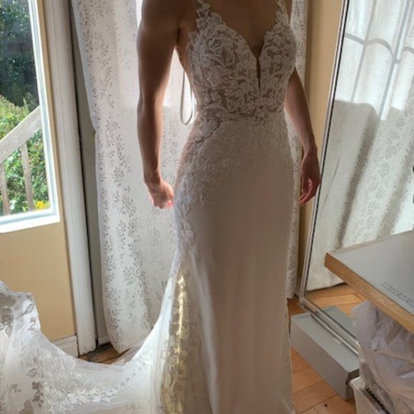 Martina Liana 1059 Wedding Dress in Ivory - Picture 5 of 11